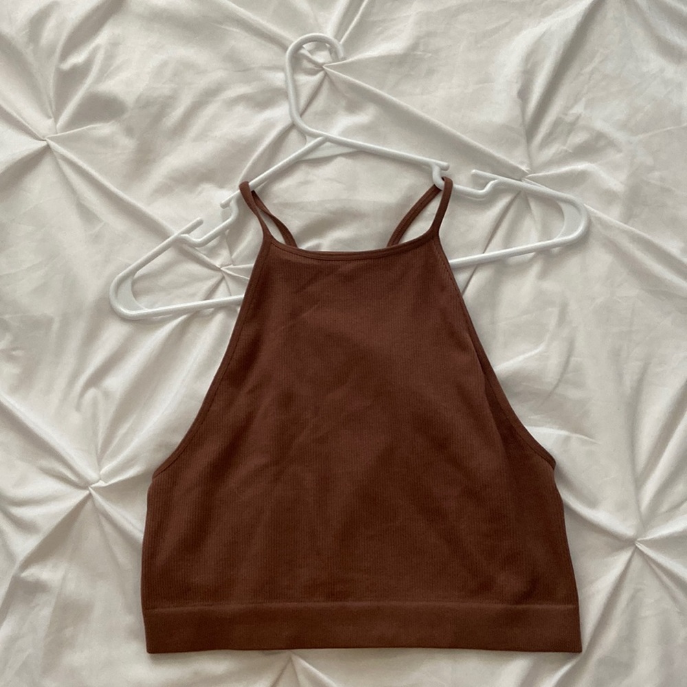 Light red tank